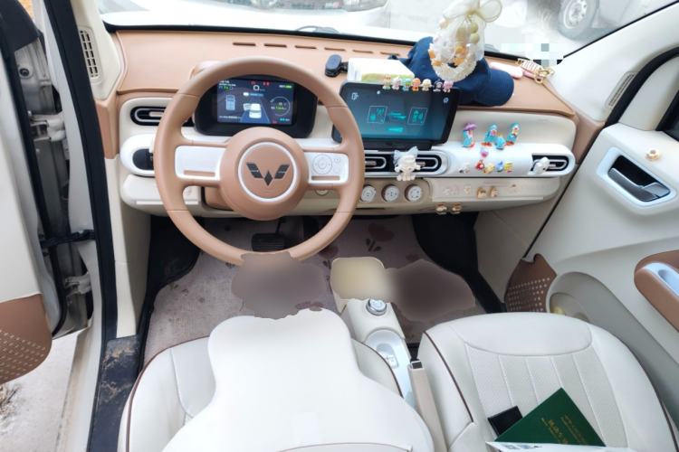Used Wuling Hongguang MINIEV 2024 3rd Generation 215km Youth Edition Center Console