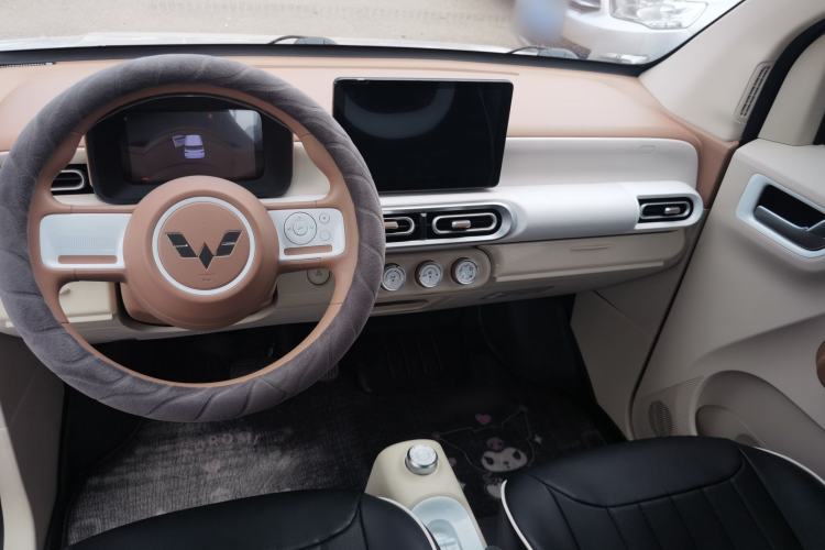 Used Wuling Hongguang MINIEV 2024 3rd Generation 215km Youth Edition Center Console