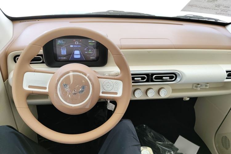 Used Wuling Hongguang MINIEV 2024 3rd Generation 215km Youth Edition Center Console