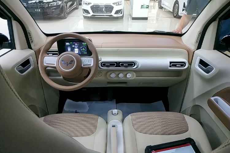 Used Wuling Hongguang MINIEV 2024 3rd Generation 215km Youth Edition Center Console