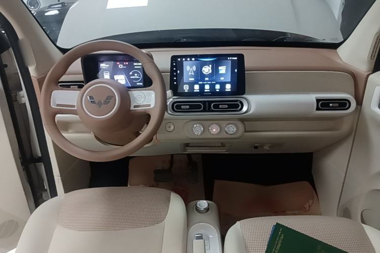 Used Wuling Hongguang MINIEV 2024 3rd Generation 215km Youth Edition Center Console