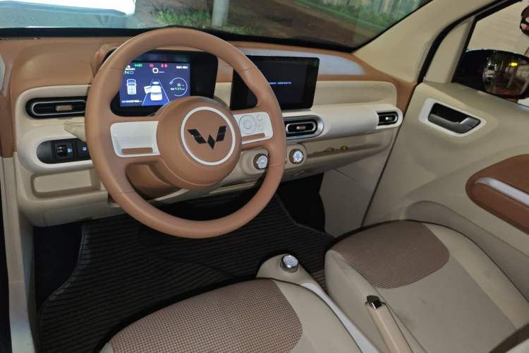 Used Wuling Hongguang MINIEV 2024 3rd Generation 215km Advanced Version Center Console
