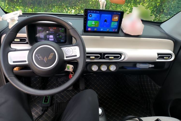 Used Wuling Hongguang MINIEV 2024 3rd Generation 215km Youth Edition Center Console