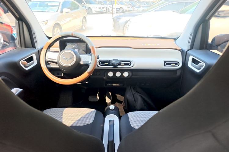 Used Wuling Hongguang MINIEV 2024 3rd Generation 215km Youth Edition Center Console