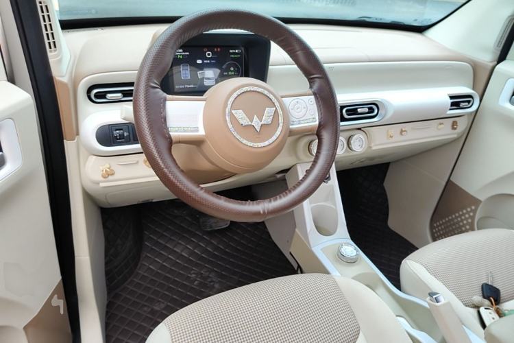 Used Wuling Hongguang MINIEV 2024 3rd Generation 215km Youth Edition Center Console