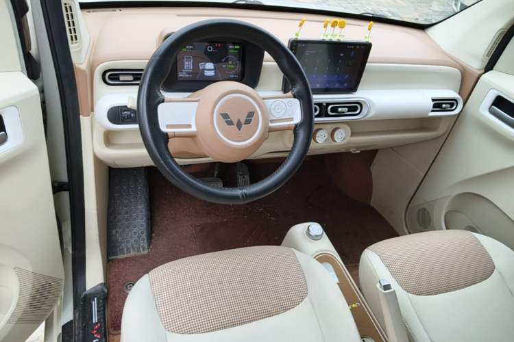 Used Wuling Hongguang MINIEV 2024 3rd Generation 215km Youth Edition Center Console