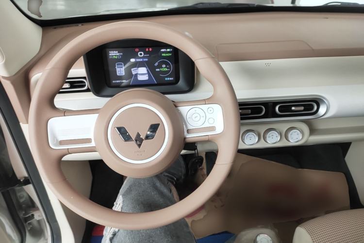 Used Wuling Hongguang MINIEV 2024 3rd Generation 215km Youth Edition Center Console