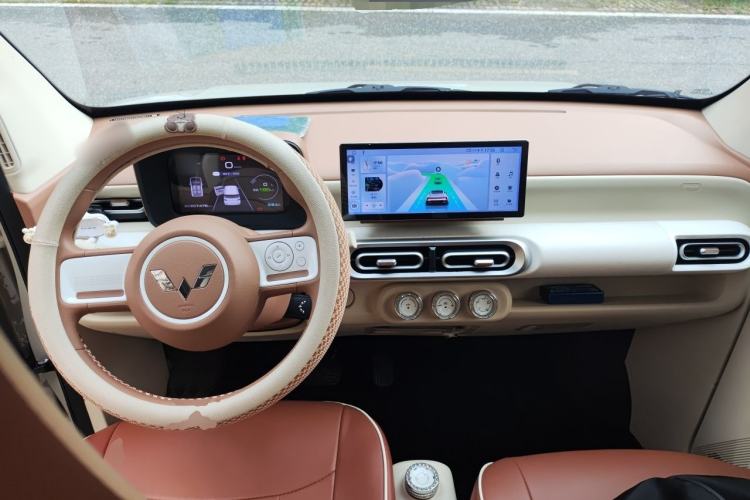 Used Wuling Hongguang MINIEV 2024 3rd Generation 215km Youth Edition Center Console