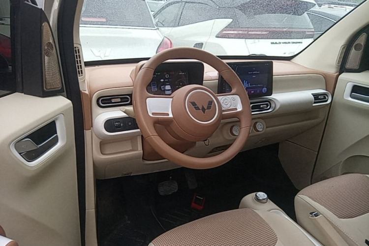 Used Wuling Hongguang MINIEV 2024 3rd Generation 215km Youth Edition Center Console