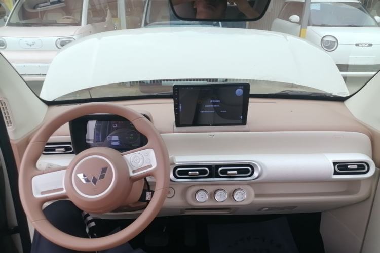 Used Wuling Hongguang MINIEV 2024 3rd Generation 215km Youth Edition Center Console