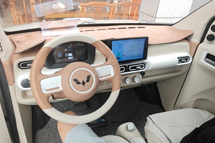 Used Wuling Hongguang MINIEV 2024 3rd Generation 215km Youth Edition Center Console