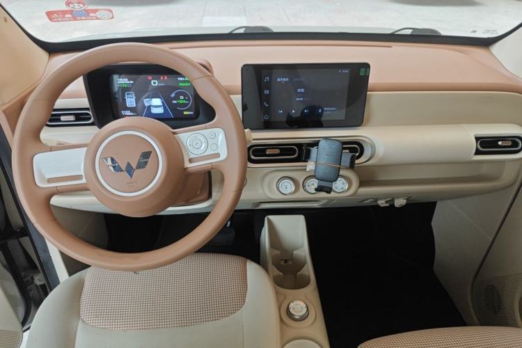 Used Wuling Hongguang MINIEV 2024 3rd Generation 215km Advanced Version Center Console