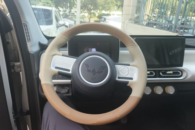 Used Wuling Hongguang MINIEV 2024 3rd Generation 215km Youth Edition Center Console