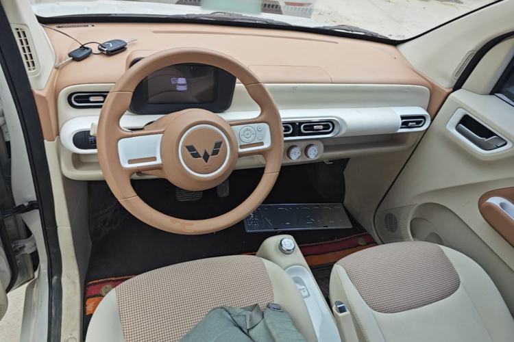 Used Wuling Hongguang MINIEV 2024 3rd Generation 215km Youth Edition Center Console