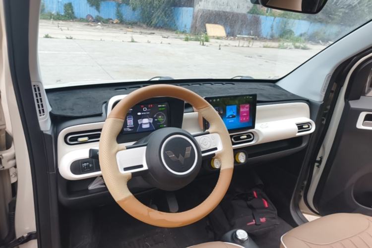 Used Wuling Hongguang MINIEV 2024 3rd Generation 215km Youth Edition Center Console