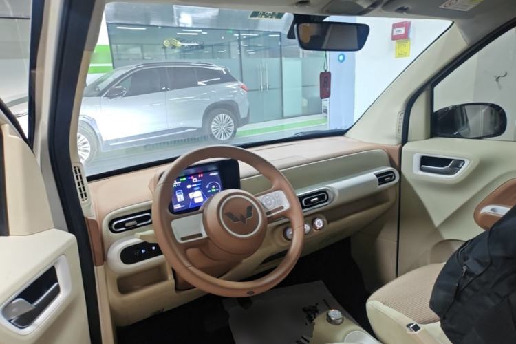 Used Wuling Hongguang MINIEV 2024 3rd Generation 215km Youth Edition Center Console
