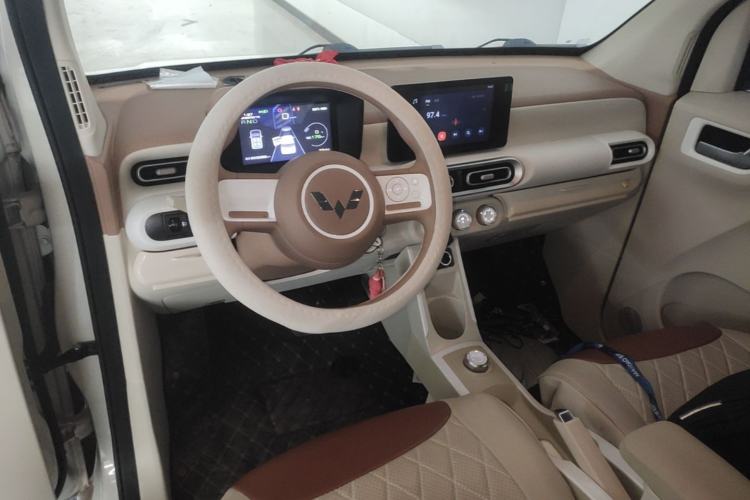 Used Wuling Hongguang MINIEV 2024 3rd Generation 215km Youth Edition Center Console