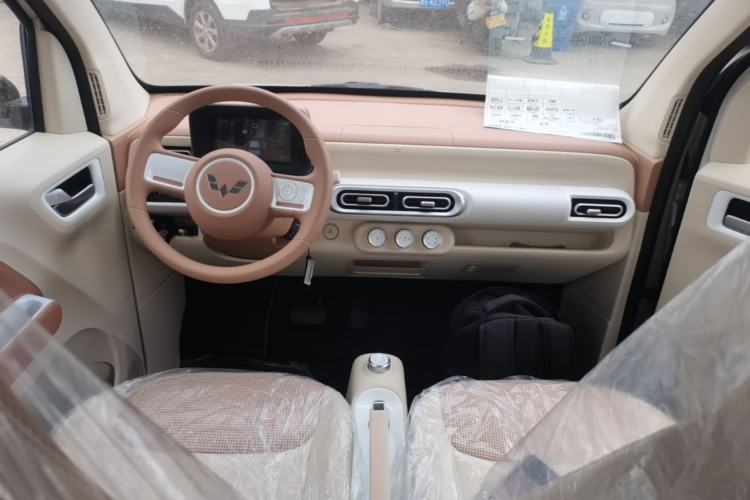 Used Wuling Hongguang MINIEV 2024 3rd Generation 215km Youth Edition Center Console