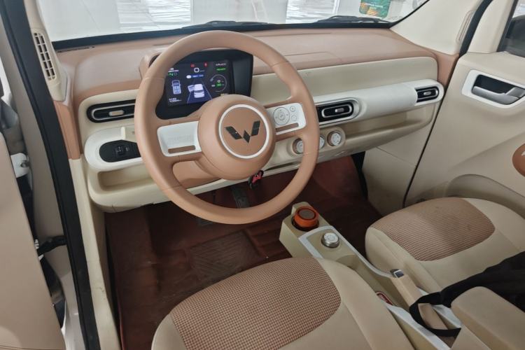 Used Wuling Hongguang MINIEV 2024 3rd Generation 215km Youth Edition Center Console