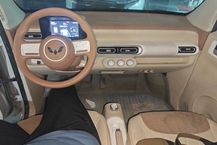 Used Wuling Hongguang MINIEV 2024 3rd Generation 215km Youth Edition Center Console