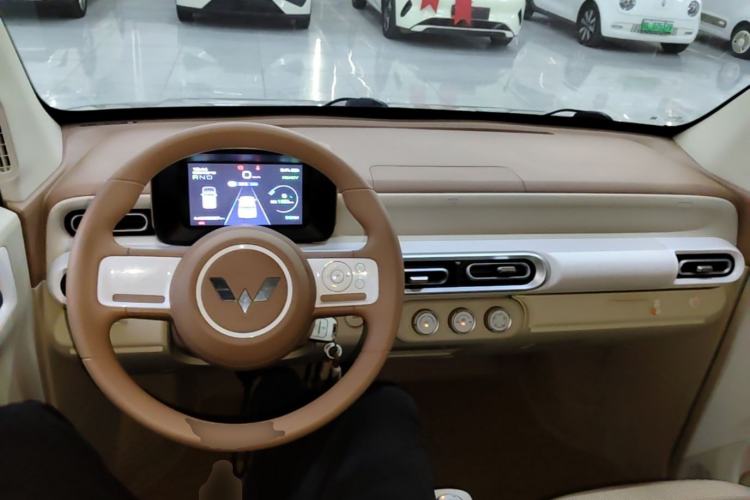 Used Wuling Hongguang MINIEV 2024 3rd Generation 215km Youth Edition Center Console