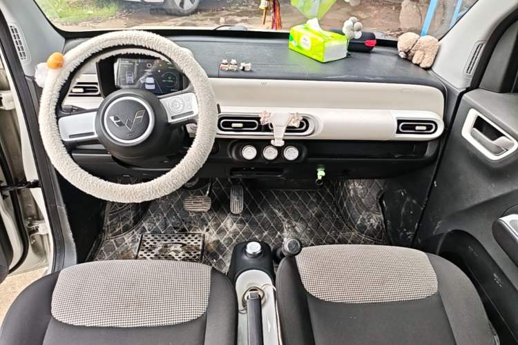 Used Wuling Hongguang MINIEV 2024 3rd Generation 215km Youth Edition Center Console