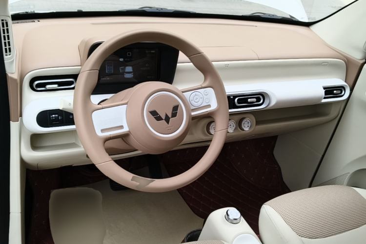 Used Wuling Hongguang MINIEV 2024 3rd Generation 215km Youth Edition Center Console
