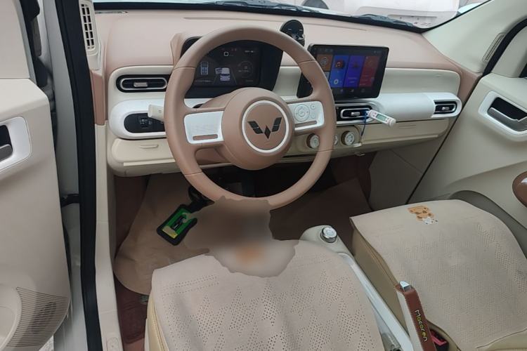 Used Wuling Hongguang MINIEV 2024 3rd Generation 215km Youth Edition Center Console