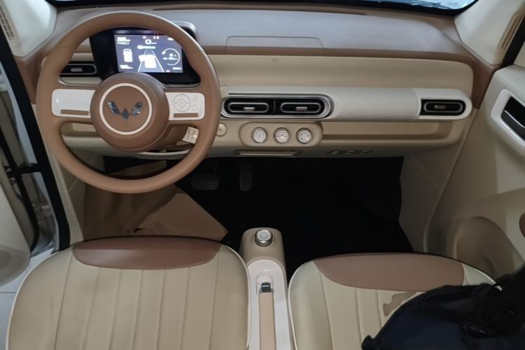 Used Wuling Hongguang MINIEV 2024 3rd Generation 215km Youth Edition Center Console