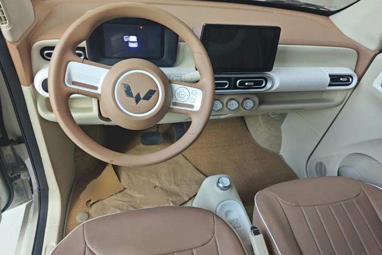 Used Wuling Hongguang MINIEV 2024 3rd Generation 215km Youth Edition Center Console