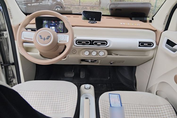 Used Wuling Hongguang MINIEV 2024 3rd Generation 215km Youth Edition Center Console