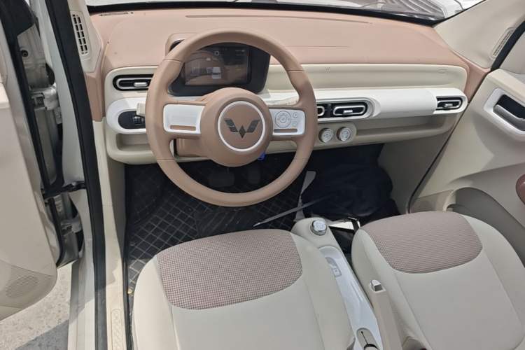 Used Wuling Hongguang MINIEV 2024 3rd Generation 215km Youth Edition Center Console