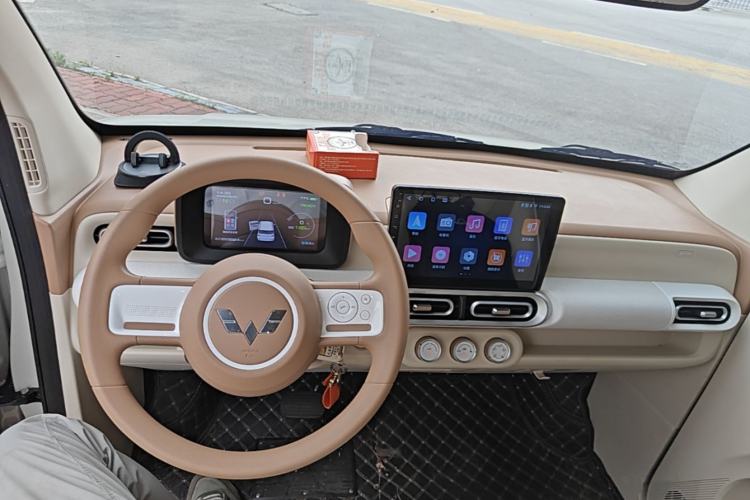 Used Wuling Hongguang MINIEV 2024 3rd Generation 215km Youth Edition Center Console