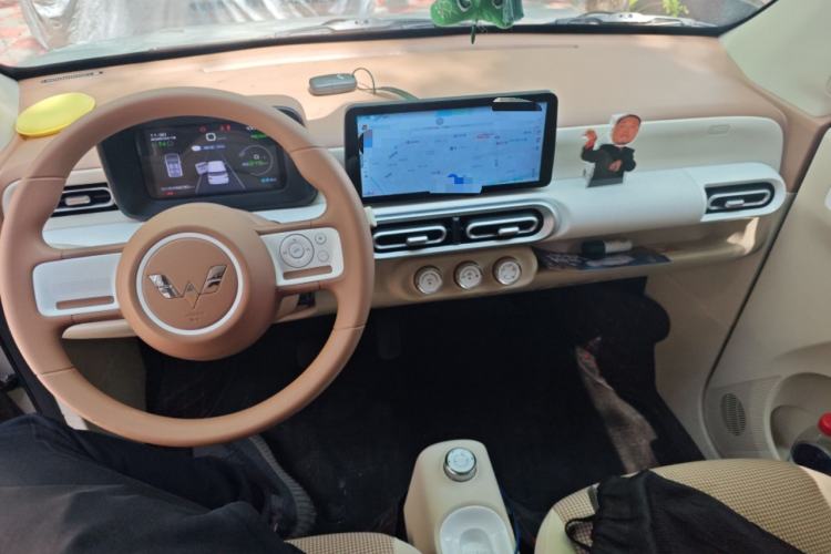 Used Wuling Hongguang MINIEV 2024 3rd Generation 215km Youth Edition Center Console