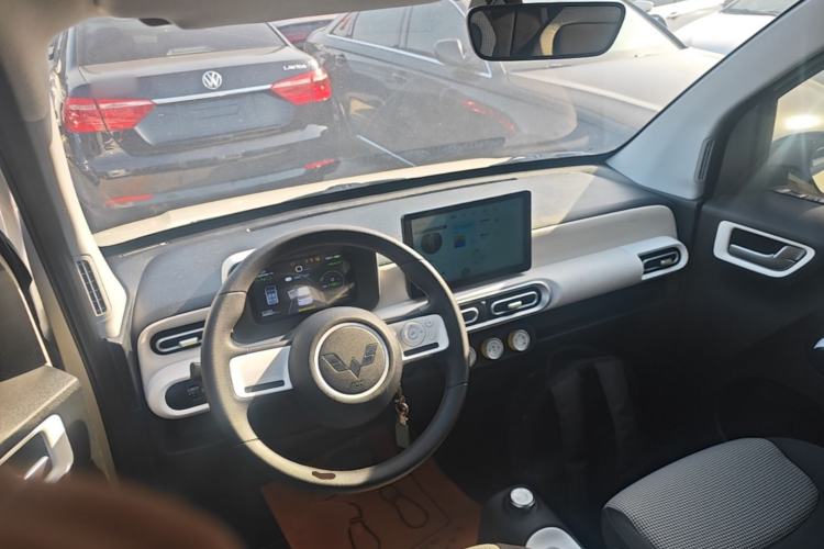 Used Wuling Hongguang MINIEV 2024 3rd Generation 215km Youth Edition Center Console