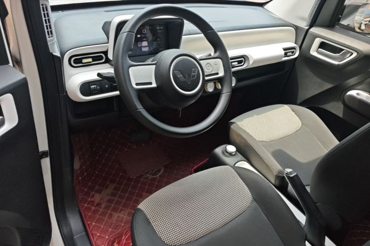 Used Wuling Hongguang MINIEV 2024 3rd Generation 215km Youth Edition Center Console