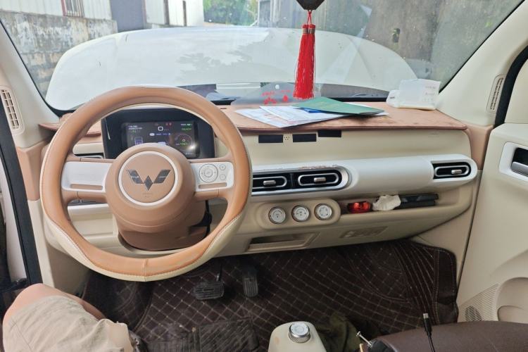 Used Wuling Hongguang MINIEV 2024 3rd Generation 215km Youth Edition Center Console