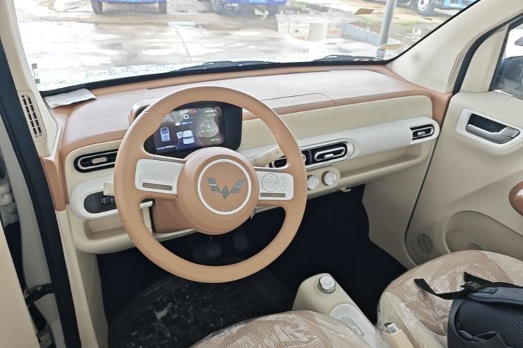 Used Wuling Hongguang MINIEV 2024 3rd Generation 215km Youth Edition Center Console