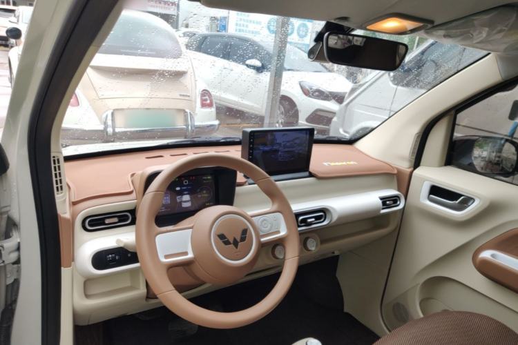 Used Wuling Hongguang MINIEV 2024 3rd Generation 215km Youth Edition Center Console