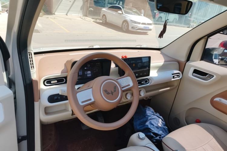 Used Wuling Hongguang MINIEV 2024 3rd Generation 215km Youth Edition Center Console