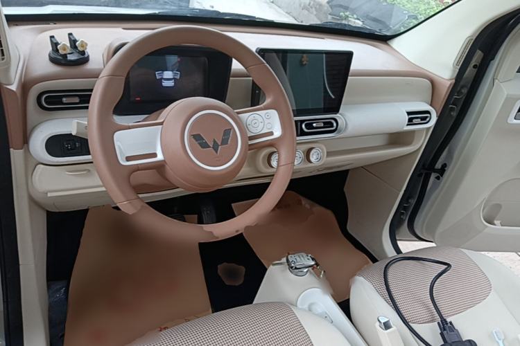 Used Wuling Hongguang MINIEV 2024 3rd Generation 215km Youth Edition Center Console