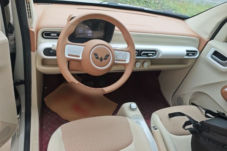 Used Wuling Hongguang MINIEV 2024 3rd Generation 215km Youth Edition Center Console