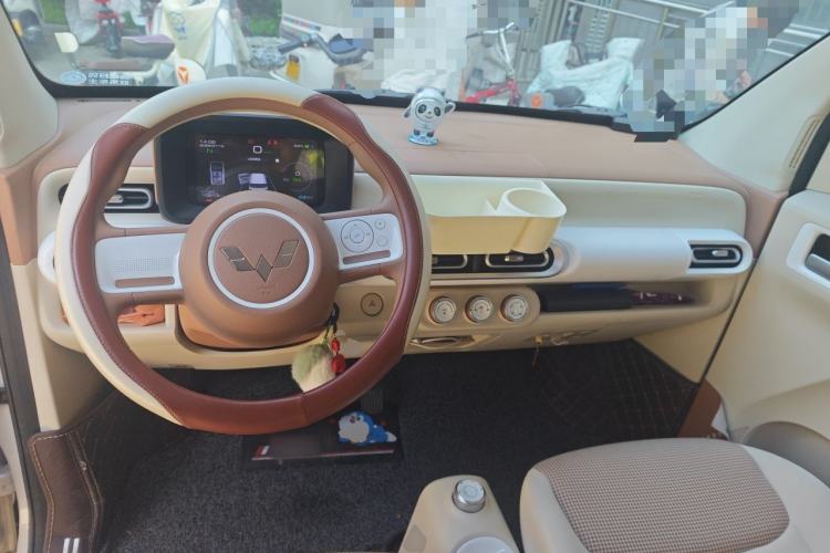 Used Wuling Hongguang MINIEV 2024 3rd Generation 215km Youth Edition Center Console