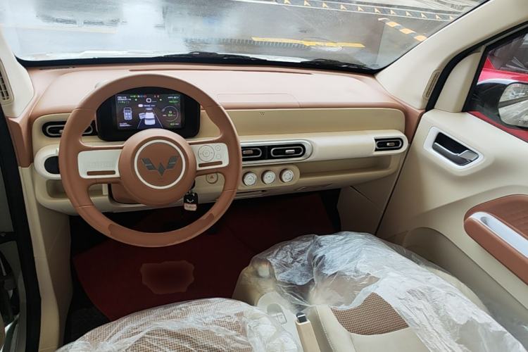 Used Wuling Hongguang MINIEV 2024 3rd Generation 215km Youth Edition Center Console