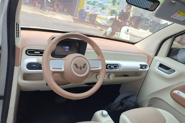 Used Wuling Hongguang MINIEV 2024 3rd Generation 215km Youth Edition Center Console