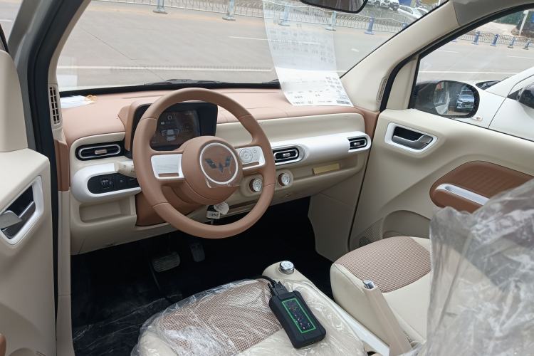 Used Wuling Hongguang MINIEV 2024 3rd Generation 215km Youth Edition Center Console
