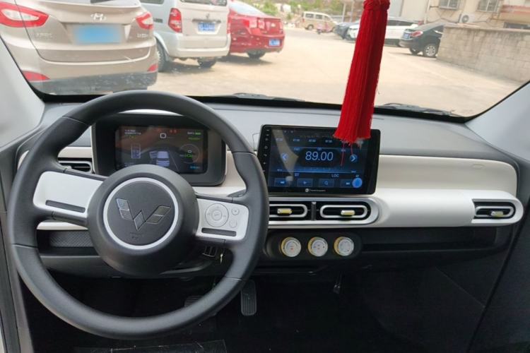Used Wuling Hongguang MINIEV 2024 3rd Generation 215km Youth Edition Center Console
