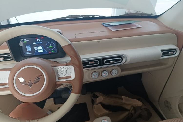 Used Wuling Hongguang MINIEV 2024 3rd Generation 215km Youth Edition Center Console