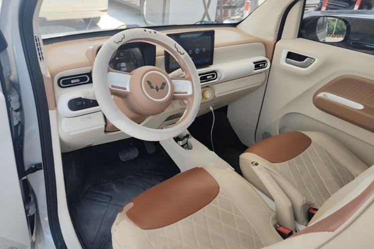 Used Wuling Hongguang MINIEV 2024 3rd Generation 215km Youth Edition Center Console