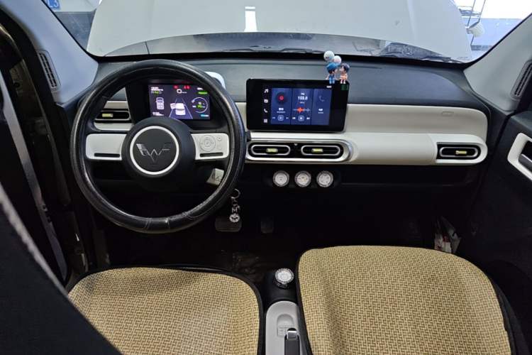 Used Wuling Hongguang MINIEV 2024 3rd Generation 215km Advanced Version Center Console